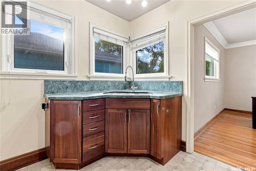 222 Broadway AVENUE, Regina, photo 4