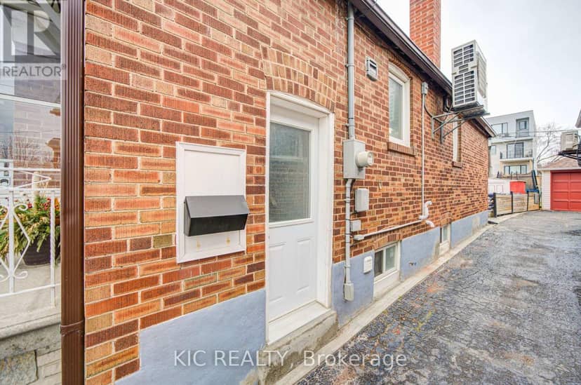 35 Montcalm Avenue NW — photo 25 of 30
