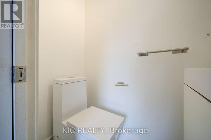 35 Montcalm Avenue NW — photo 9 of 30