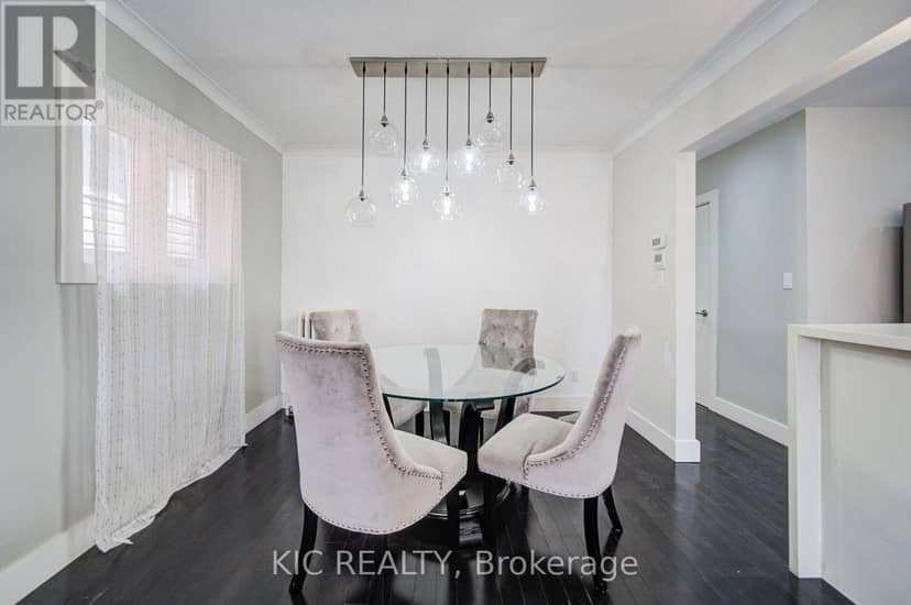 35 Montcalm Avenue NW — photo 3 of 30