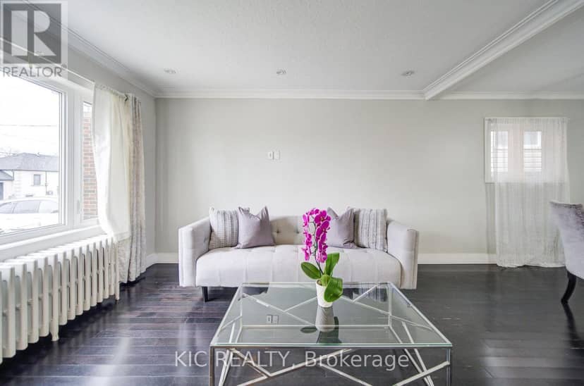 35 Montcalm Avenue NW — photo 5 of 30
