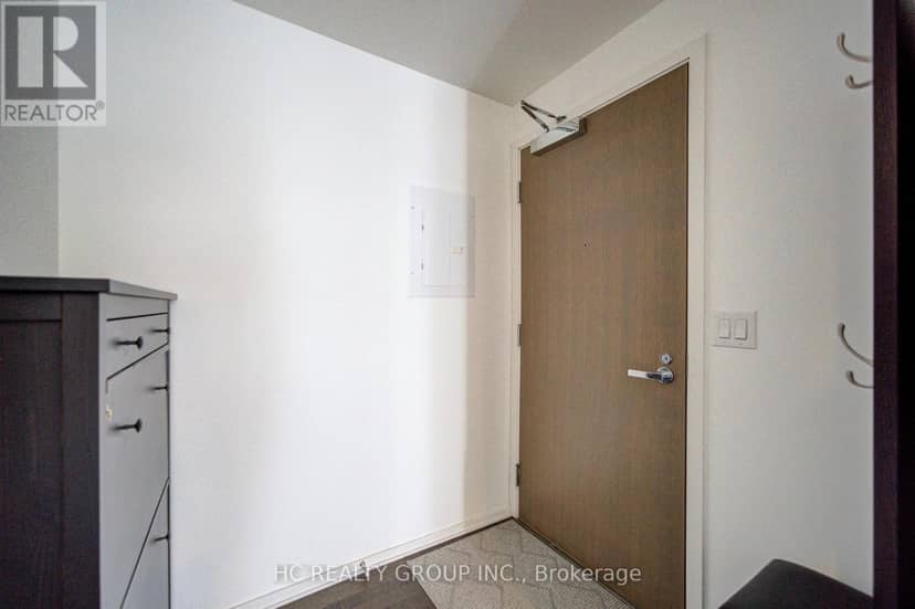 6209 - 1 Bloor Street E — photo 3 of 32