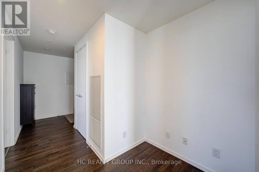 6209 - 1 Bloor Street E — photo 5 of 32