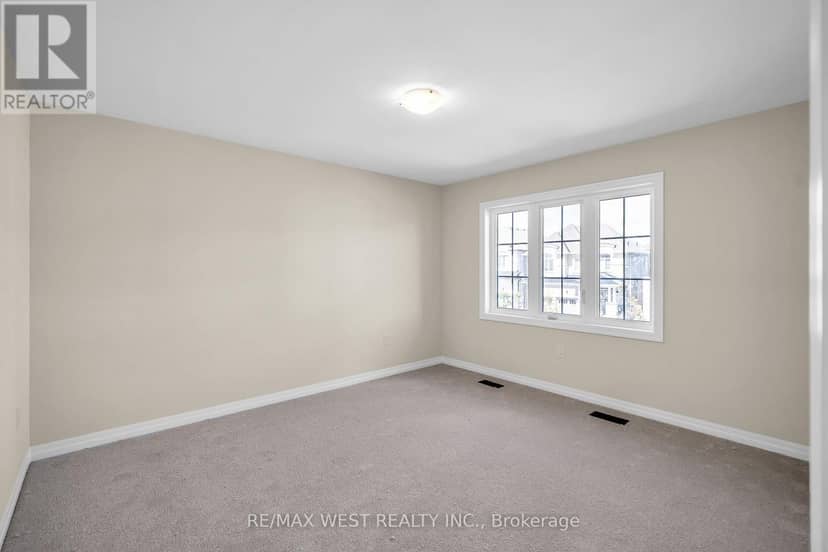 43 Ed Ewert Avenue — photo 11 of 22