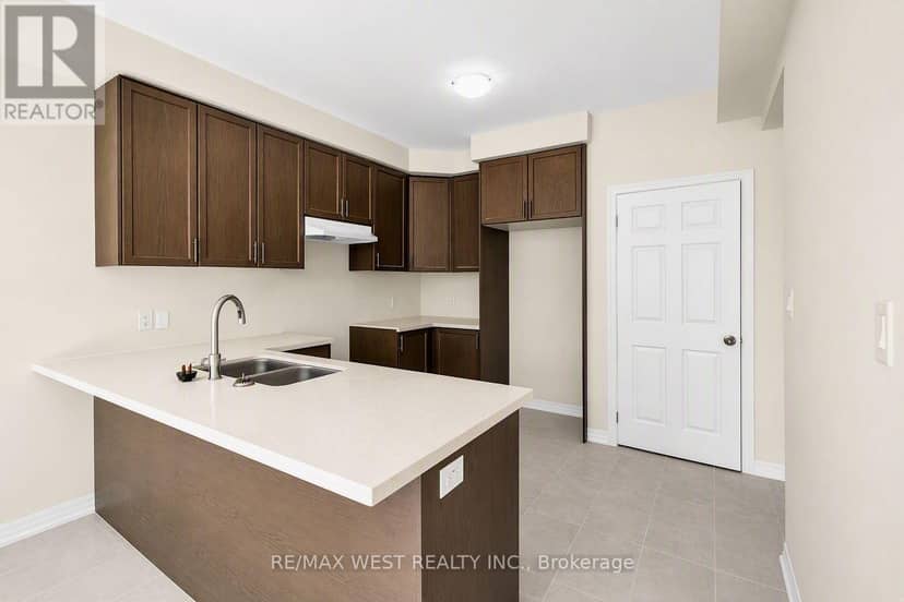 43 Ed Ewert Avenue, Clarington, photo 4