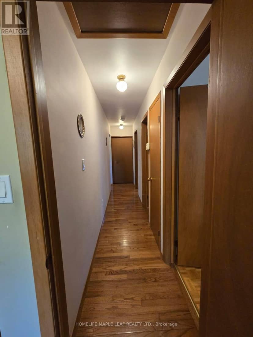 410 Lakeview Drive — photo 11 of 24