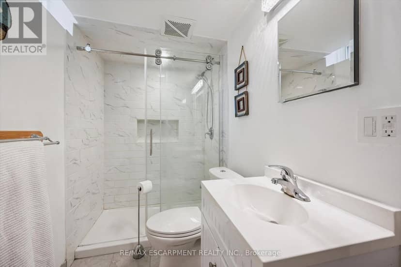 136 Woodlawn Avenue — photo 19 of 31