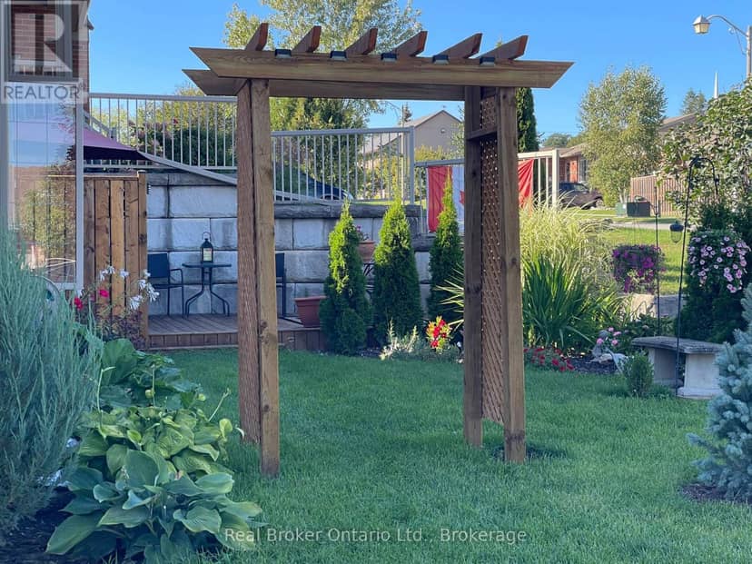 438 Shewfelt Crescent — photo 10 of 40