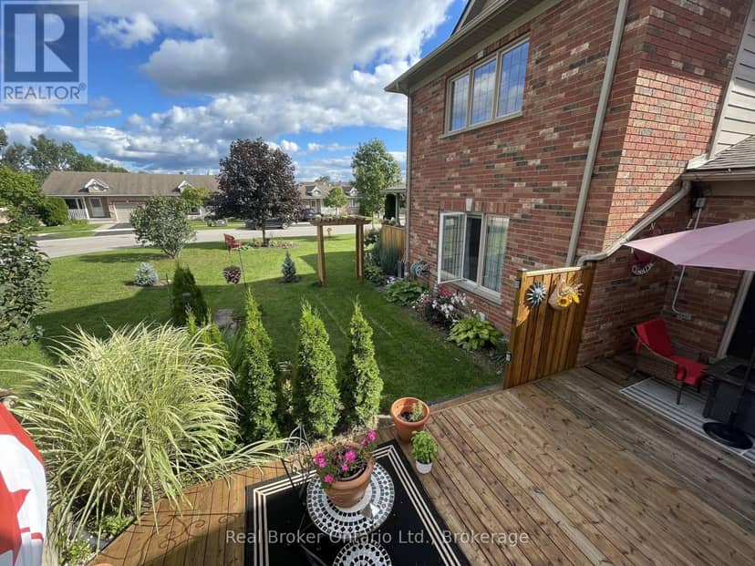 438 Shewfelt Crescent — photo 8 of 40