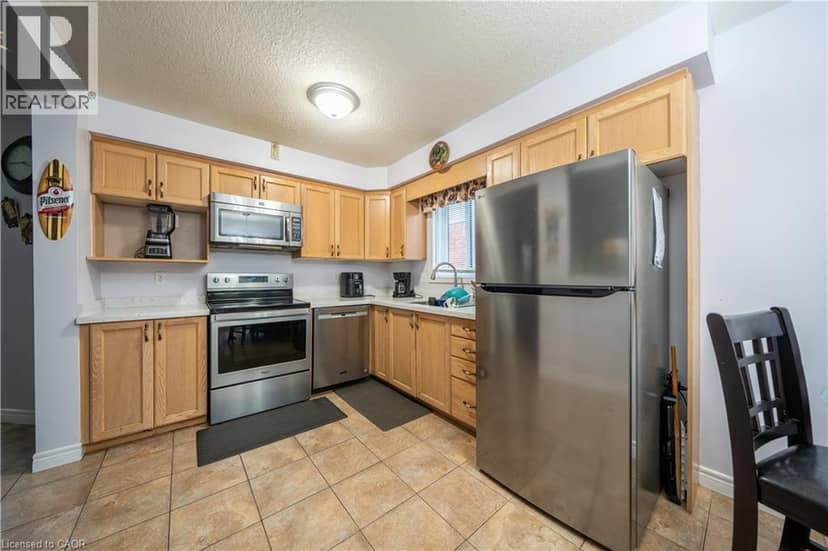 237 GREY FOX Drive — photo 10 of 33