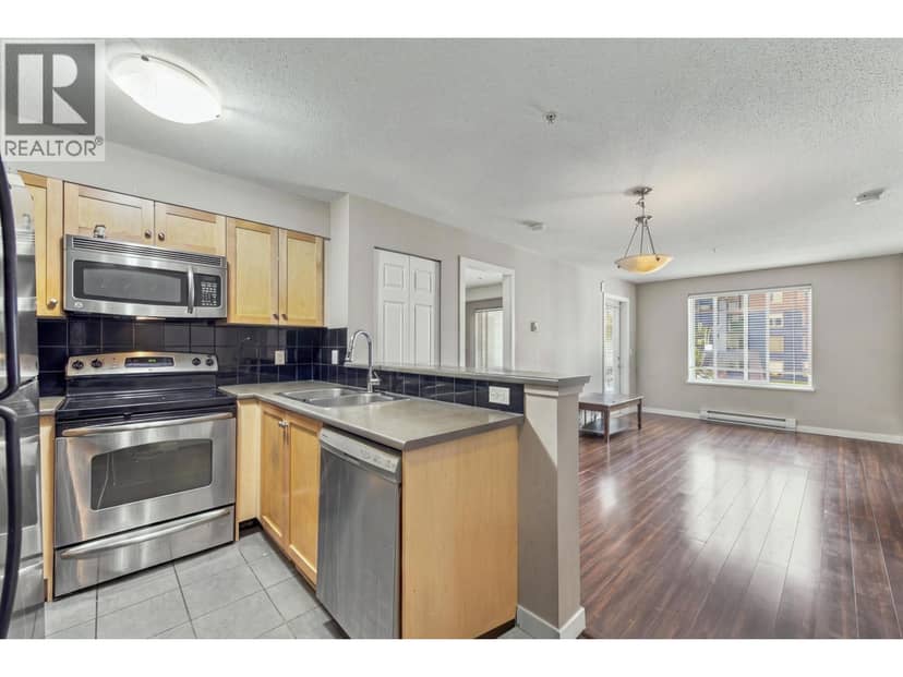 3318 240 SHERBROOKE STREET, New Westminster