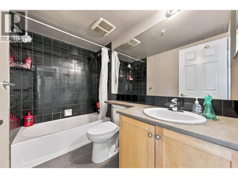 3318 240 SHERBROOKE STREET, New Westminster, photo 4