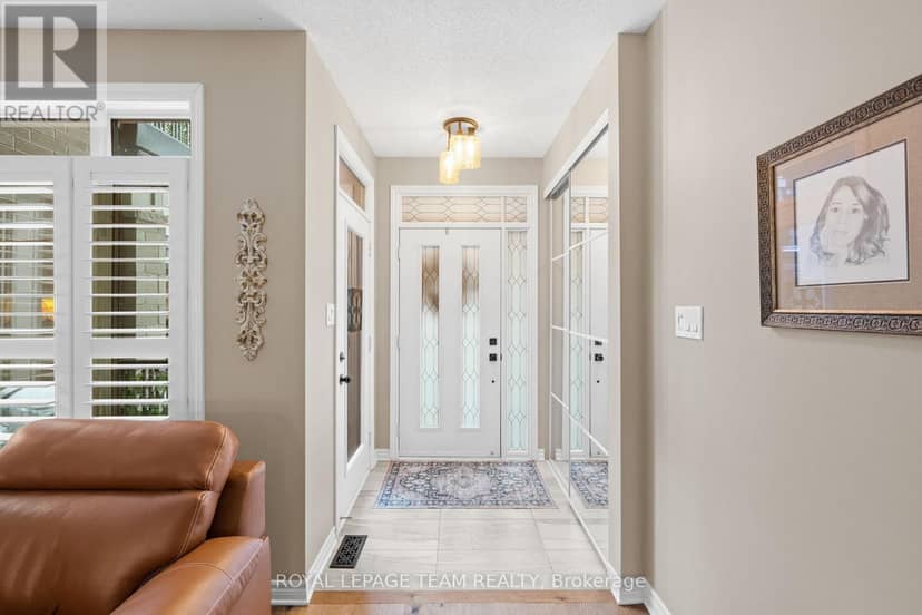 298 Pembina Private — photo 7 of 40