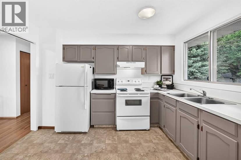 4408 Dalhart Road NW — photo 12 of 40