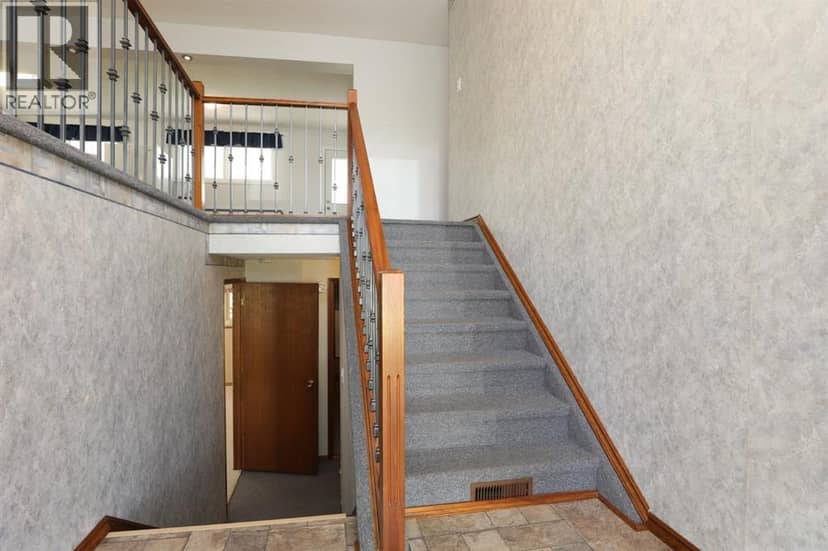 58 N 1A Street E, Magrath, photo 4