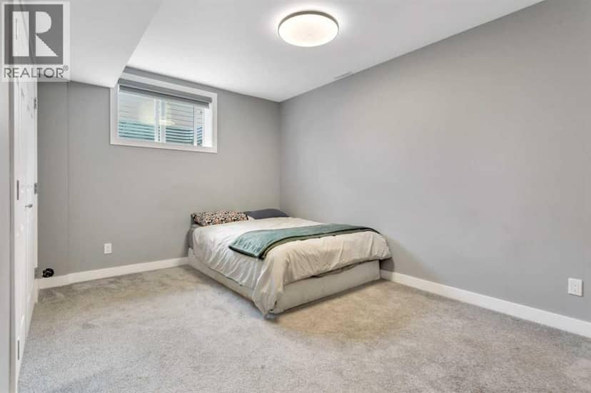 5012 62 Avenue — photo 33 of 40