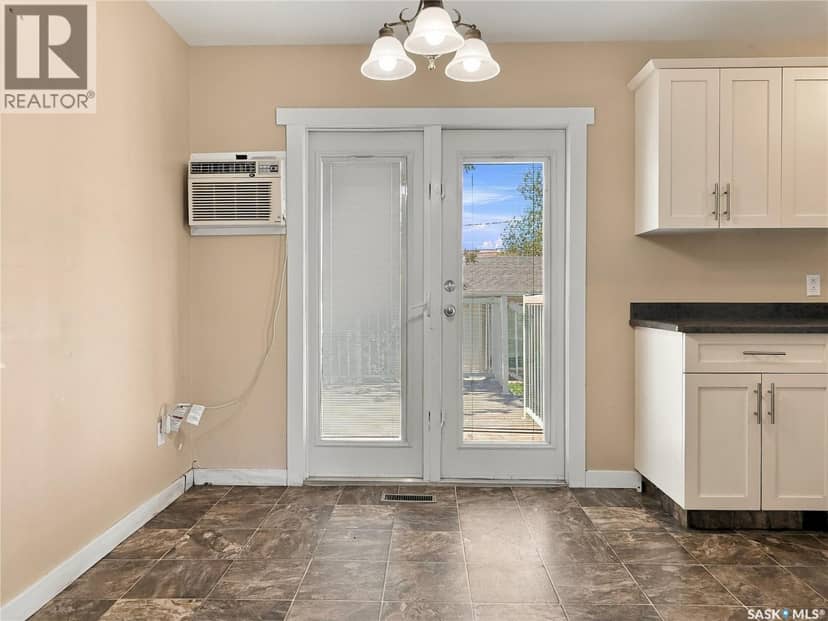 2011 102nd STREET, North Battleford, photo 6