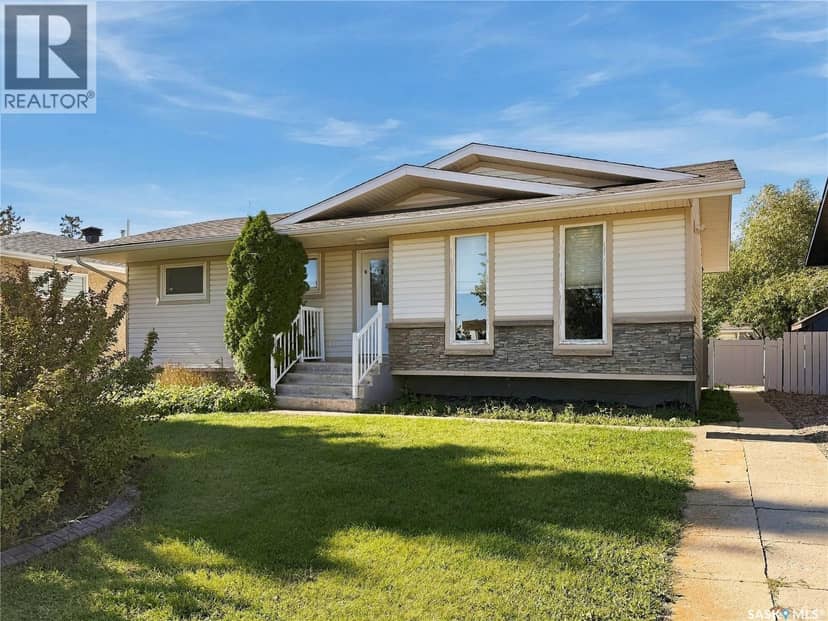 2011 102nd STREET, North Battleford