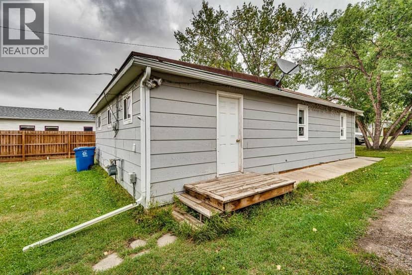 215 2 Avenue NE, Three Hills, photo 6
