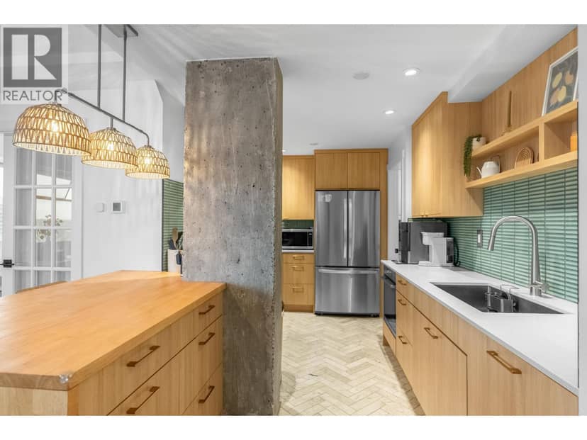 1002 47 AGNES STREET, New Westminster