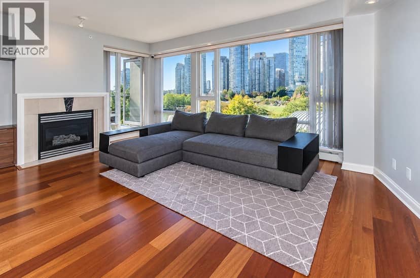 702 1383 MARINASIDE CRESCENT, Vancouver, photo 3