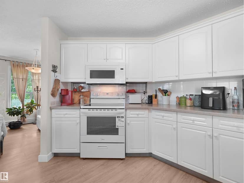 #203 9760 174 ST NW, Edmonton