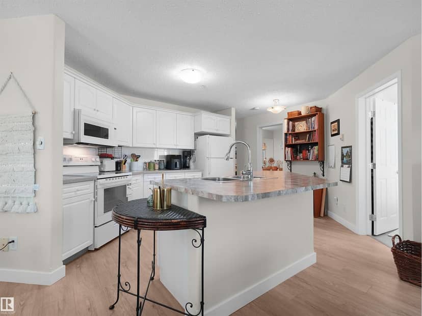 #203 9760 174 ST NW, Edmonton, photo 8