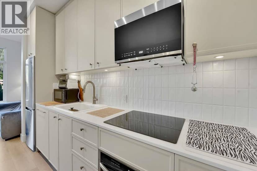 211 708 EDGAR AVENUE, Coquitlam, photo 5