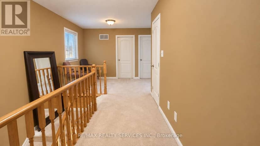 39 Cadillac Crescent — photo 13 of 28