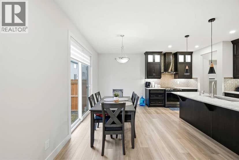 228 Carringham Road NW — photo 12 of 40