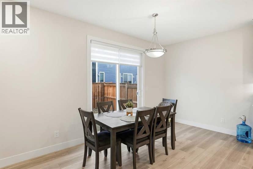 228 Carringham Road NW — photo 13 of 40