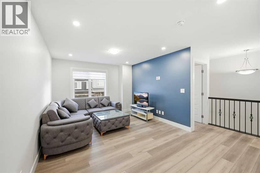 228 Carringham Road NW — photo 24 of 40
