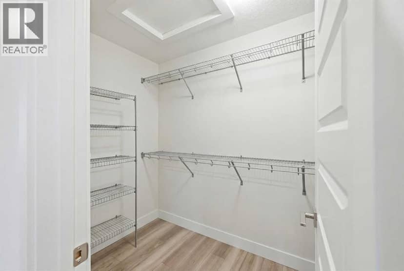 228 Carringham Road NW — photo 38 of 40
