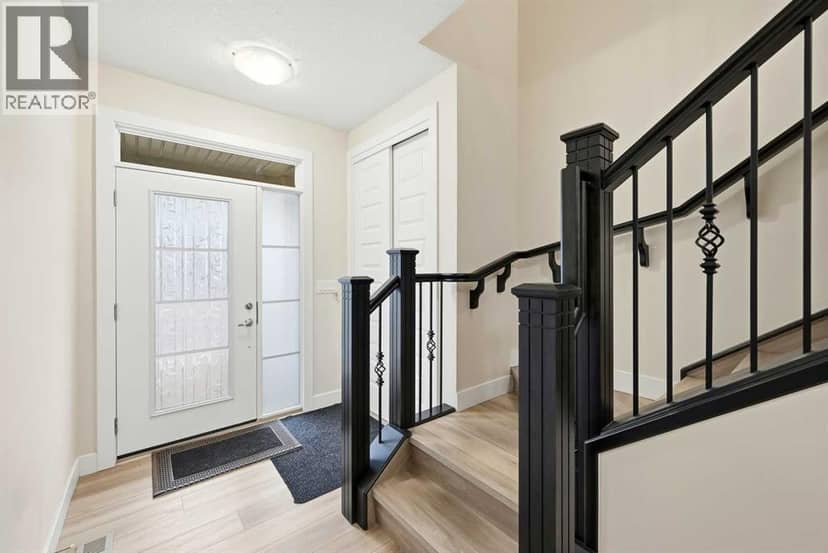 228 Carringham Road NW, Calgary, photo 5