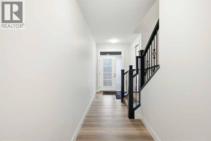 228 Carringham Road NW, Calgary, photo 6