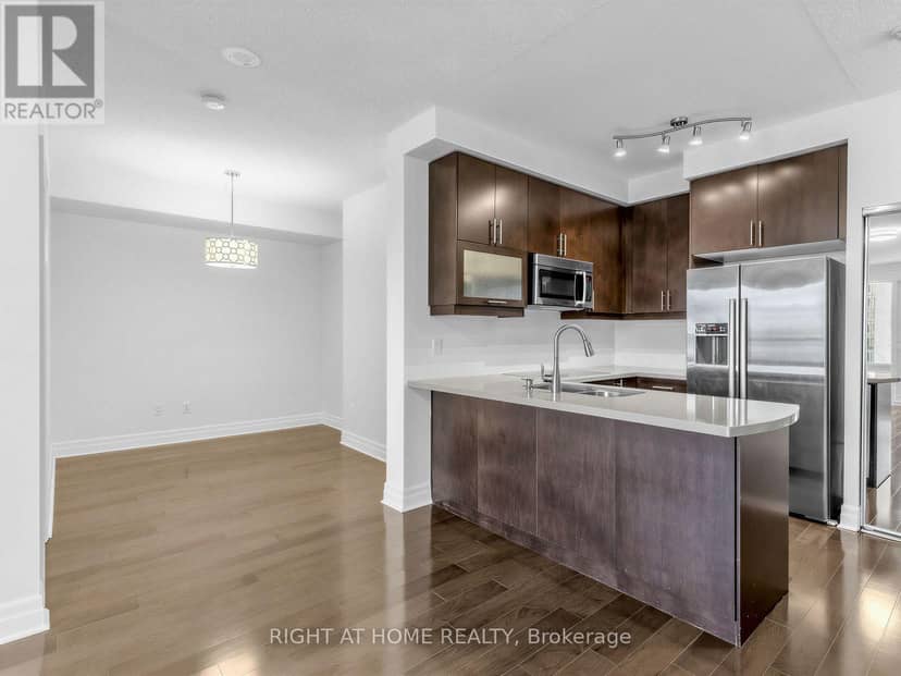 1810 - 35 Balmuto Street — photo 15 of 30