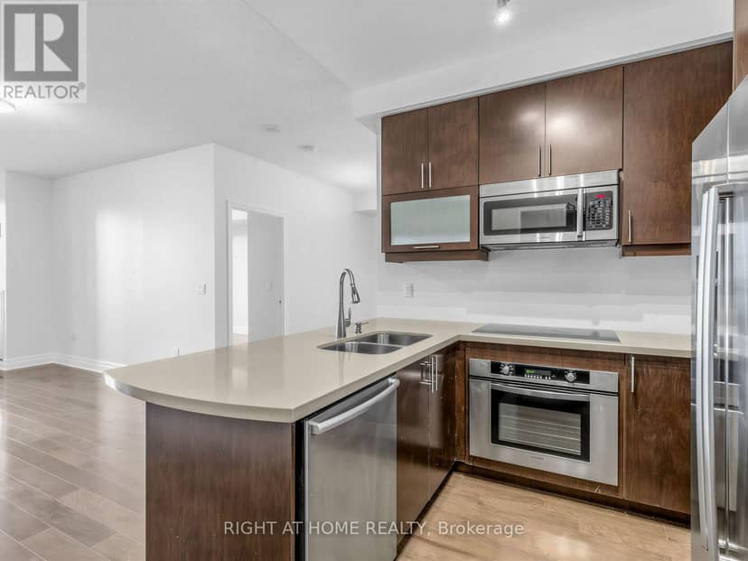 1810 - 35 Balmuto Street — photo 14 of 30