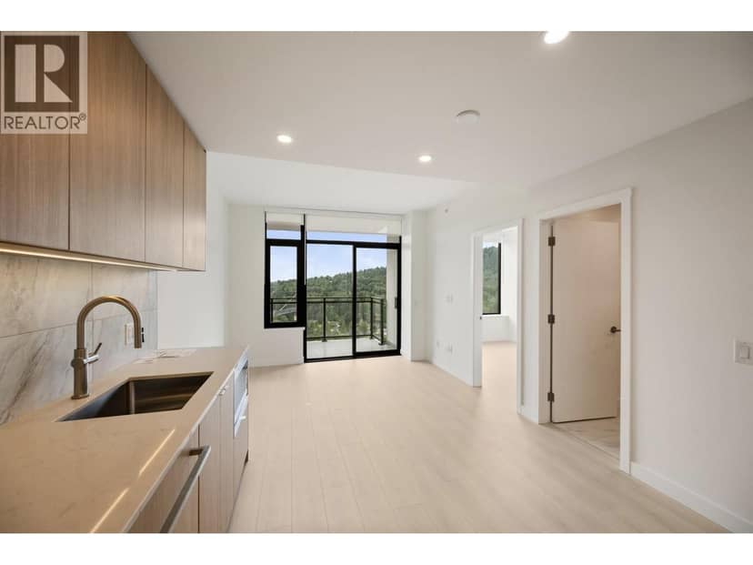 2XXX 626 CLAREMONT STREET, Coquitlam, photo 2