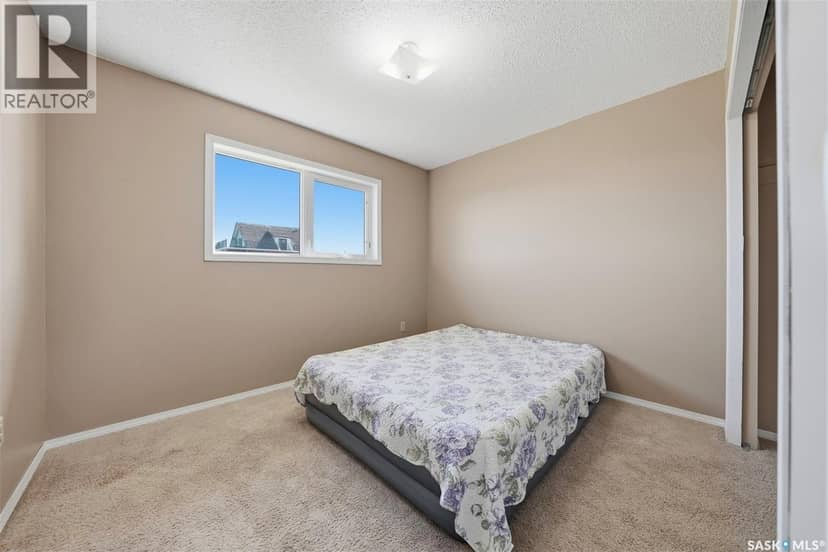 218 Jean STREET E — photo 16 of 40