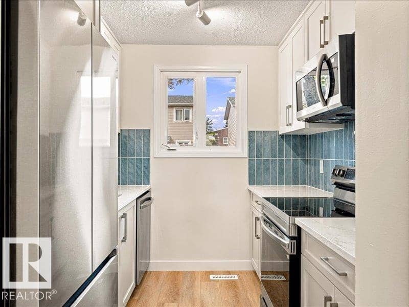 18325 66 AV NW — photo 11 of 40