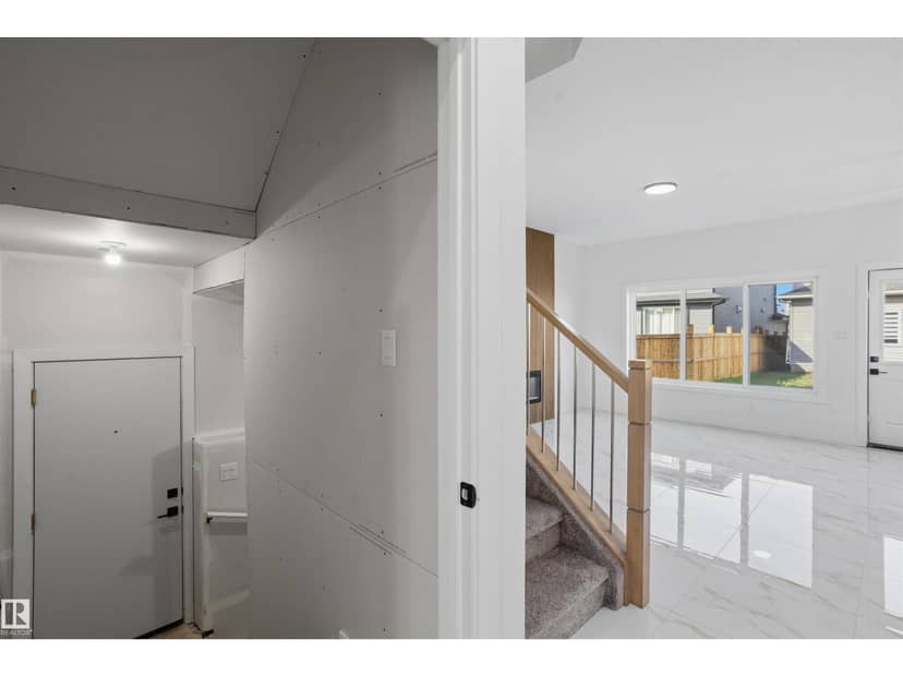 6230 45 AV — photo 25 of 40