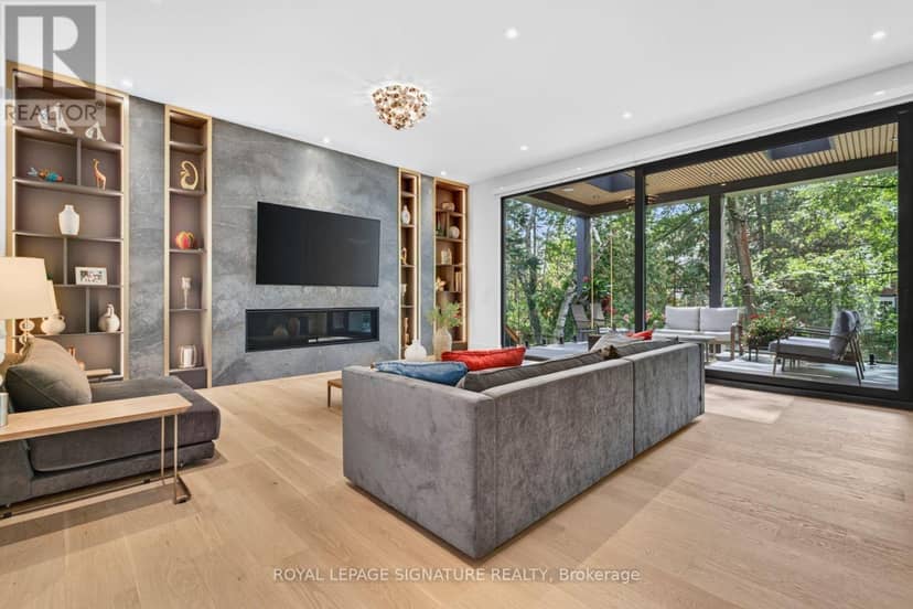 257 Lawrence Avenue E — photo 13 of 40