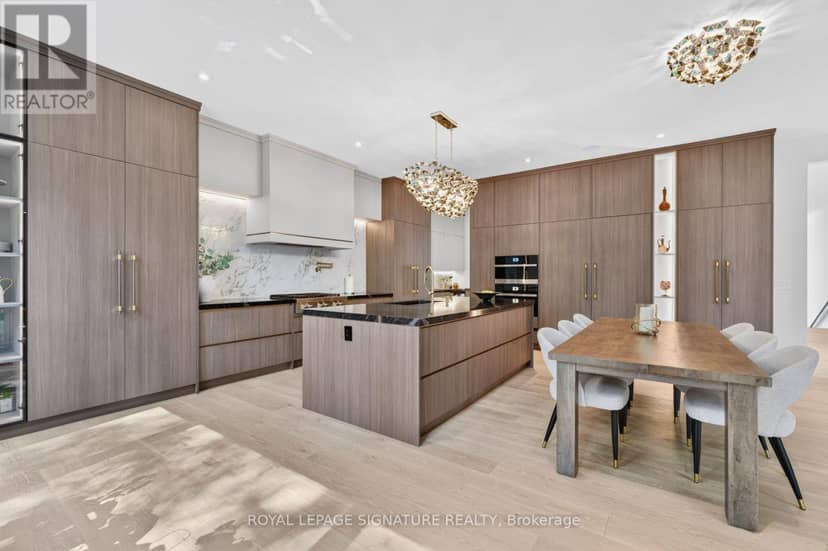257 Lawrence Avenue E — photo 15 of 40
