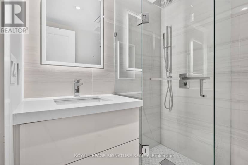257 Lawrence Avenue E — photo 39 of 40