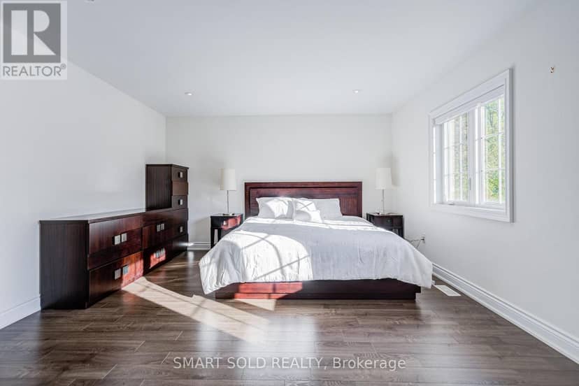22 - 8777 Dufferin Street — photo 23 of 37