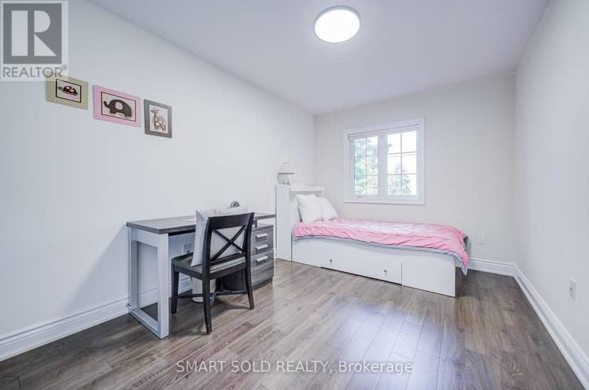 22 - 8777 Dufferin Street — photo 29 of 37