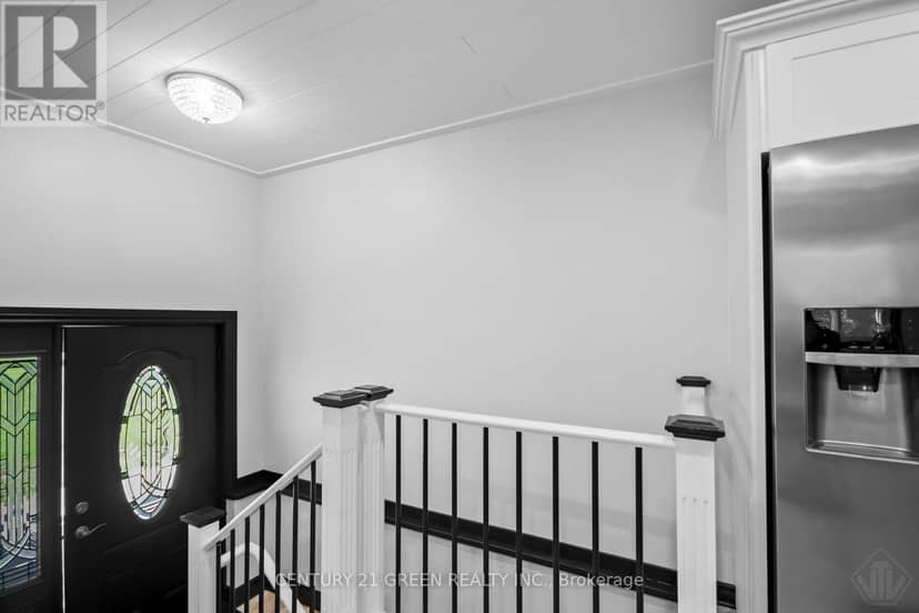 879 Lake Bernard Road S — photo 9 of 40