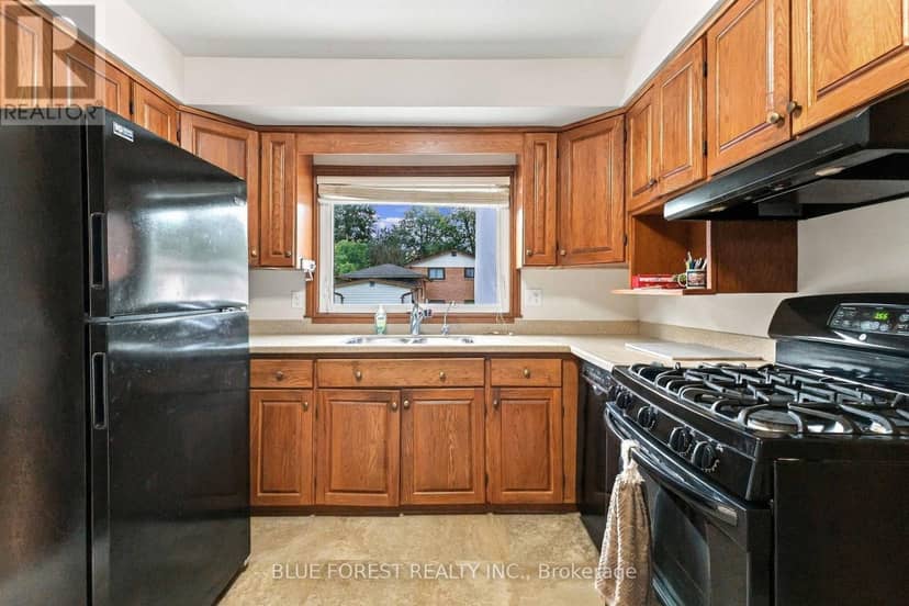 1260 Victoria Drive — photo 11 of 39