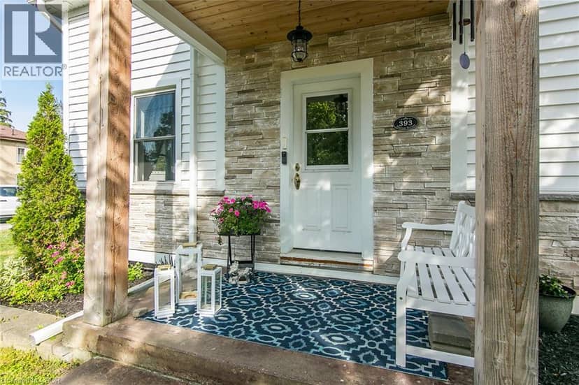 393 HURON Street, New Hamburg, photo 2