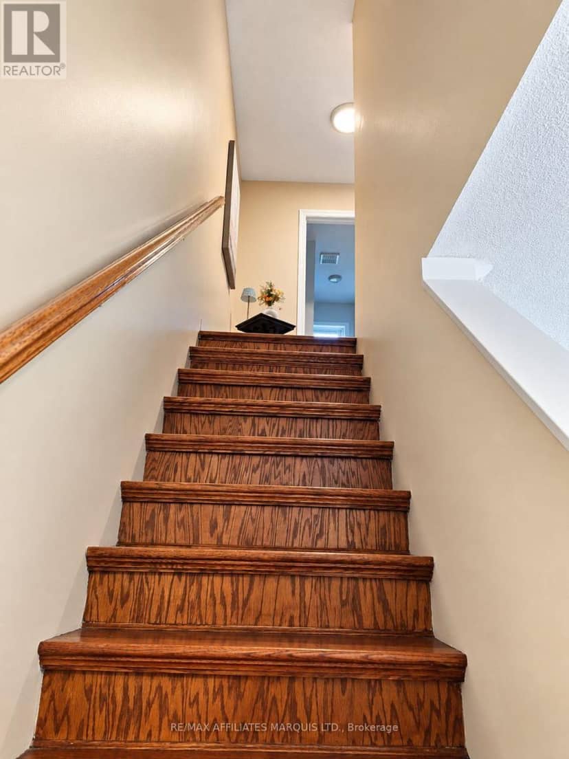 194 Elsie Avenue — photo 16 of 40